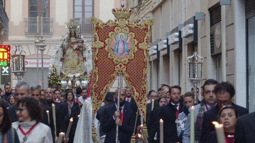 La Virgen de los Remedios regresa a Puerta del Mar en su Rosario Votivo