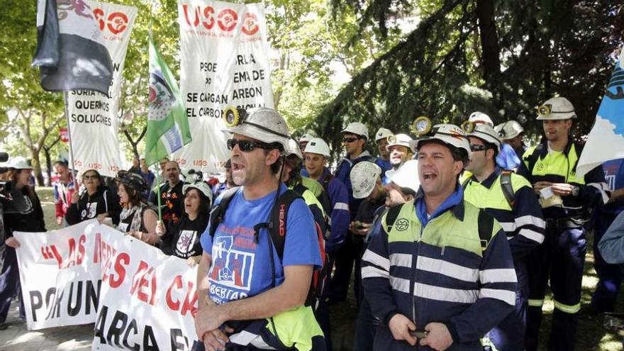 Industria se compromete a mediar entre mineros y eléctricas