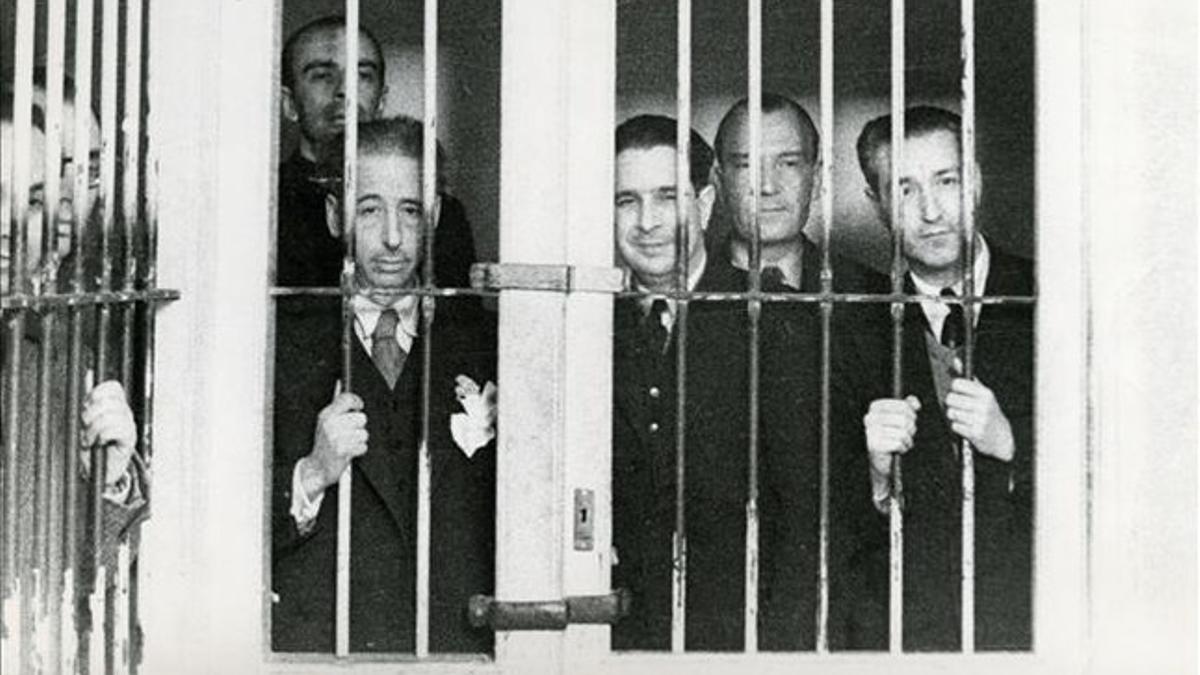 El 'president' Companys, a la izquierda, en prisión. ARCHIVO
