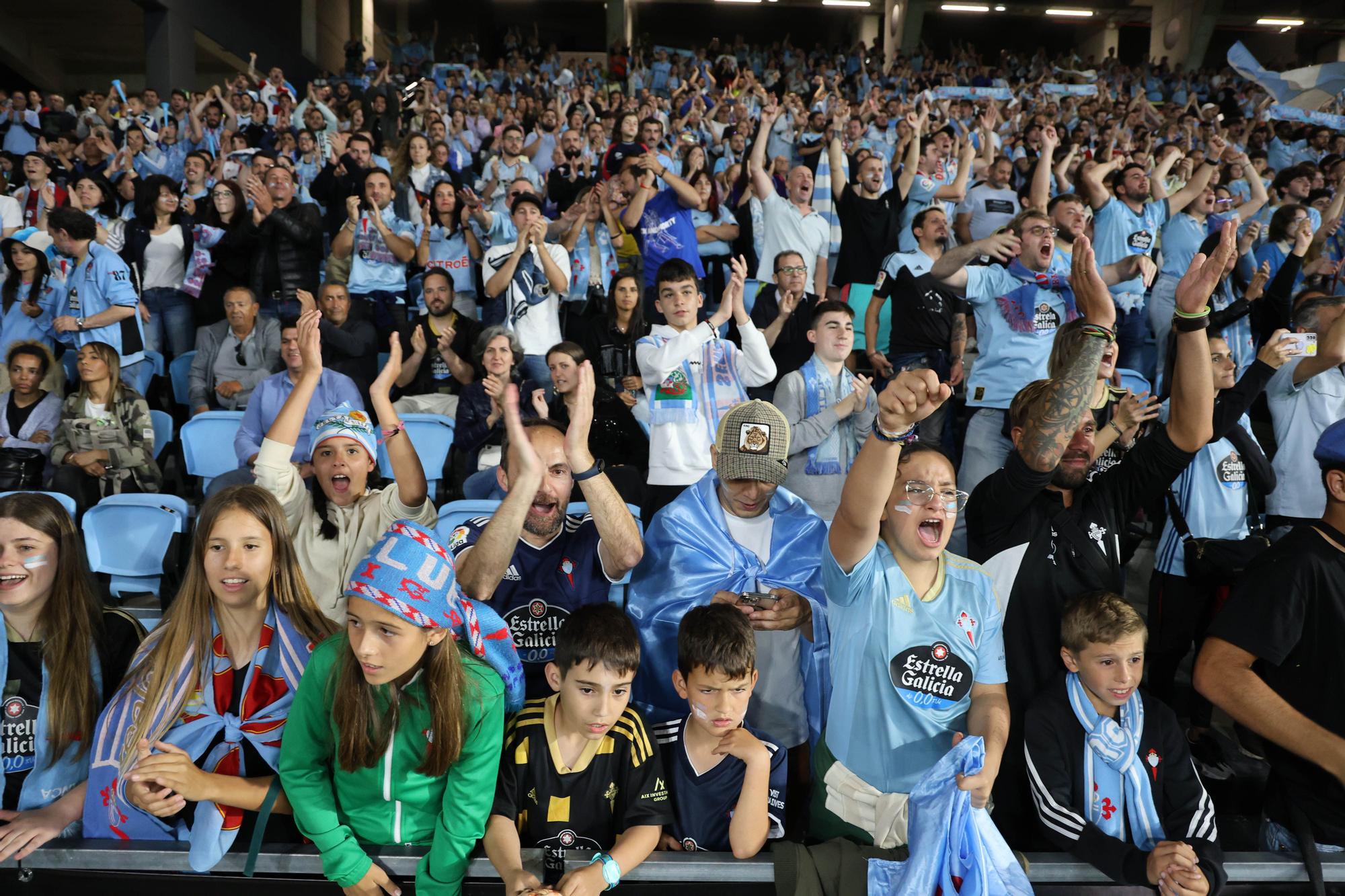 Lágrimas de felicidad en Balaídos: otro final de temporada agónico del Celta