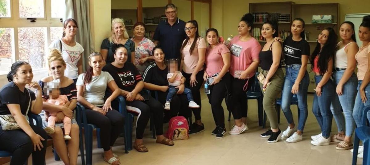 Participantes en los talleres junto al concejal