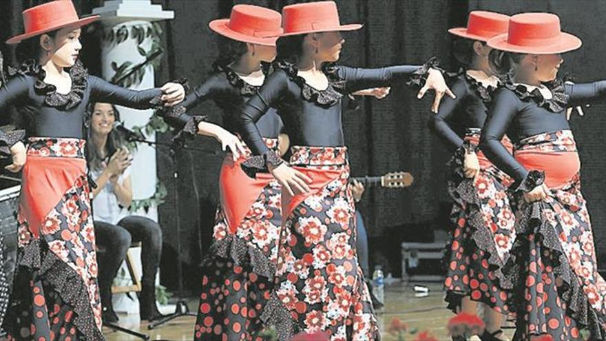 fiesta por el día de andalucía en vila-real