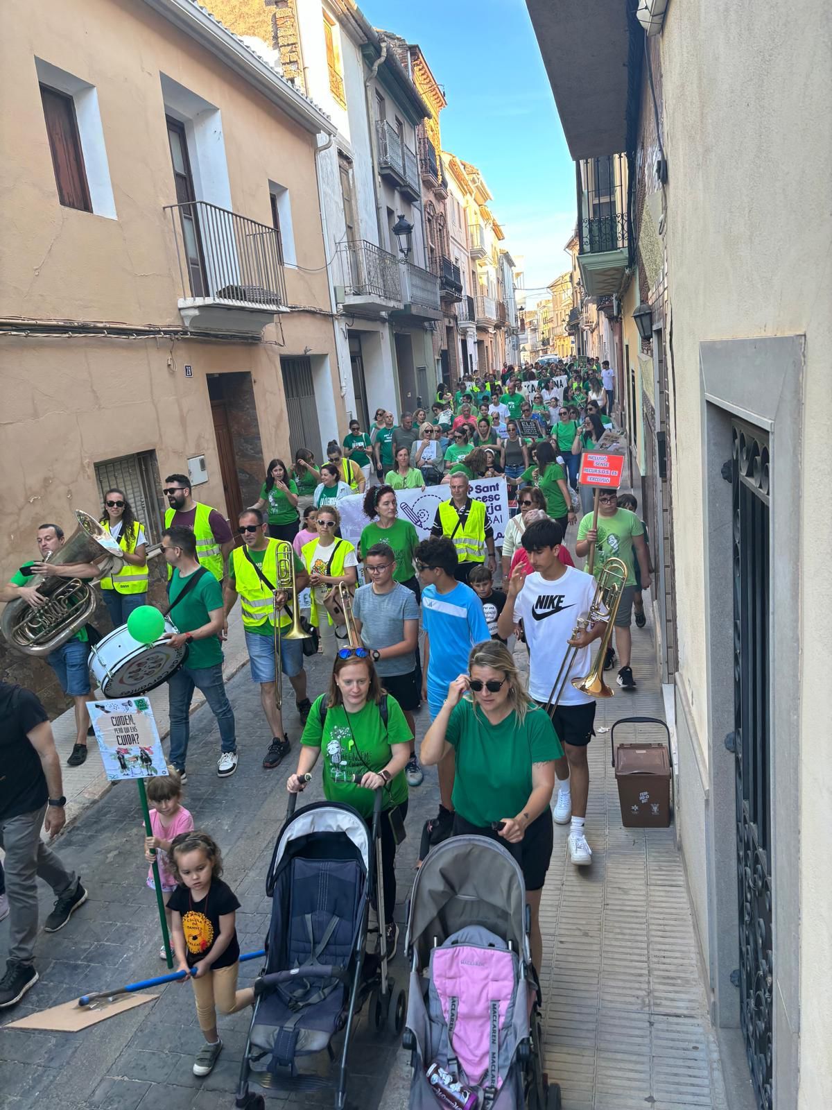 Cientos de familias participaron este miércoles en la manifestación del Marquesat.