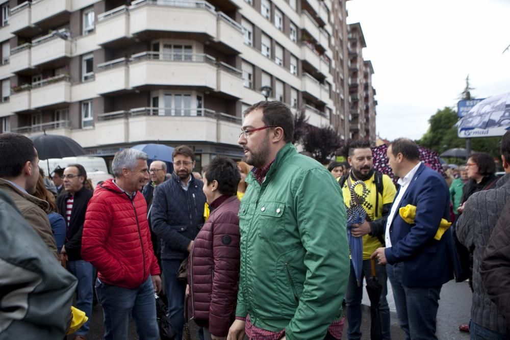 Manifestación contra los retrasos en las obras de soterramiento en Langreo