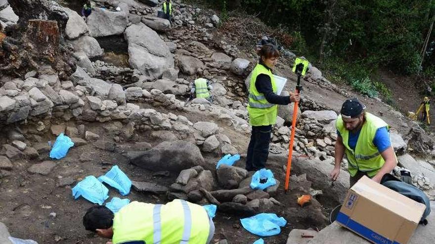 Trabajos arqueológicos en Domaio. // Gonzálo Núñez