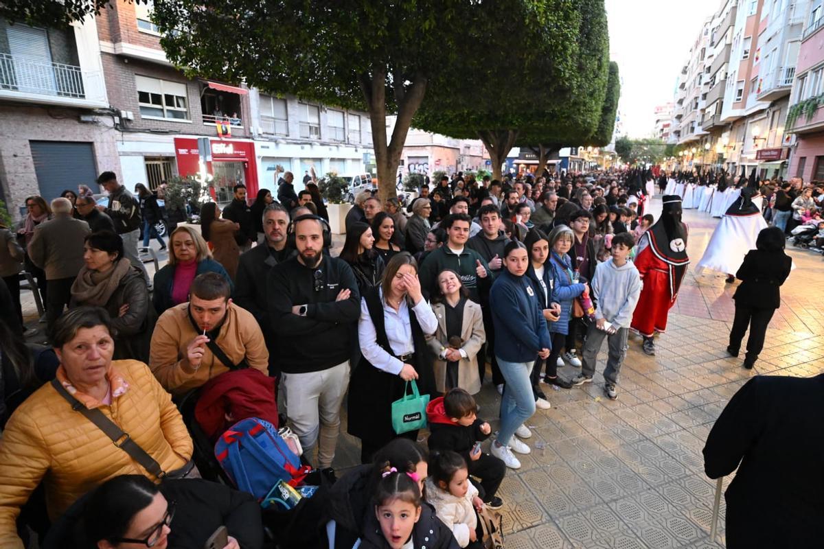 Así salen los pasos de Semana Santa este lunes en Elche