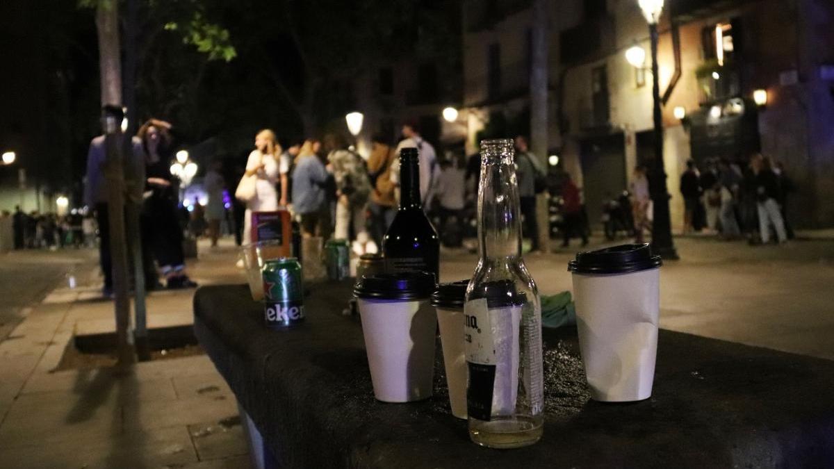 Deixalles d&#039;un botellón d&#039;aquest cap de setmana a Barcelona.