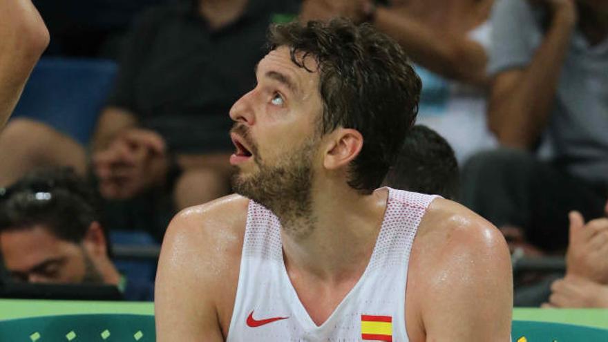 Pau Gasol, en el banquillo ante Francia.