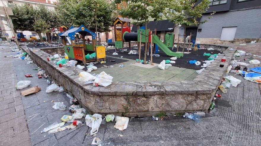 La increíble cantidad de basura que Ribadesella ha retirado tras la fiesta de las Piraguas (y eso que es menos que en 2024)