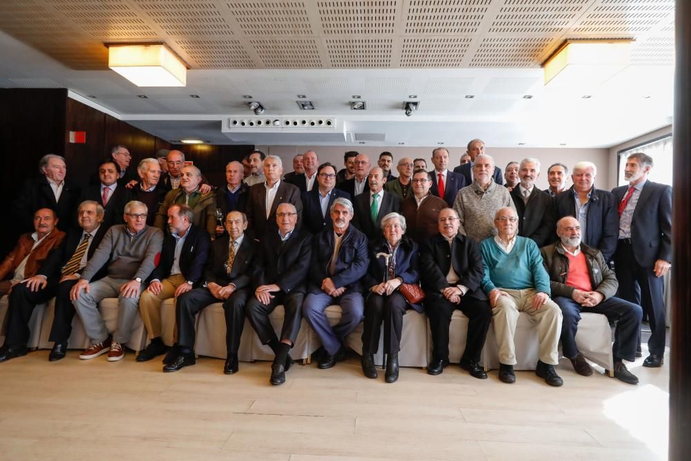 Homenaje a los socios que cumplen 50 años en el Sporting