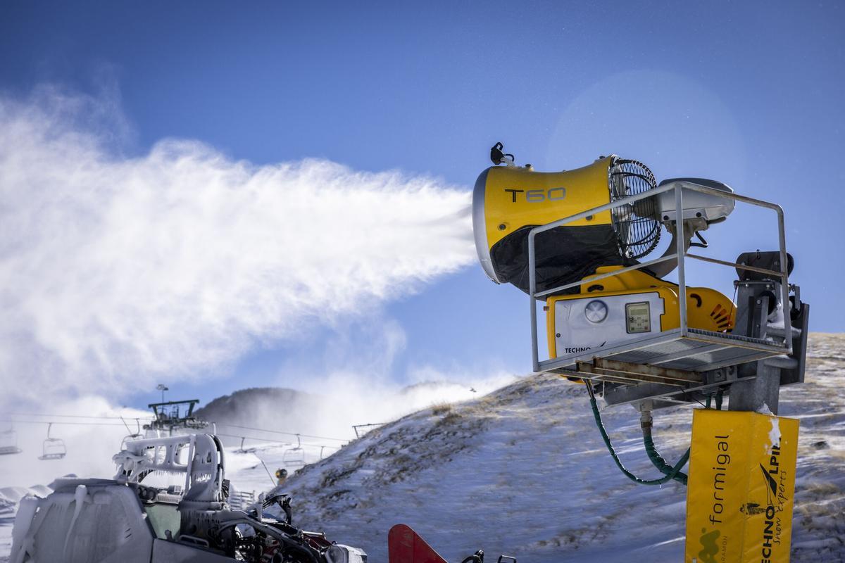 En imágenes | Inicio de la temporada invernal en las estaciones de esquí aragonesas