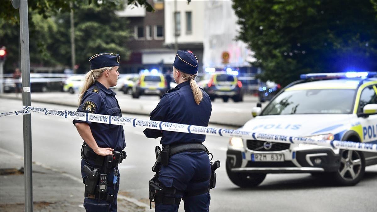 La Policía sueca ha acordonado la zona del tiroteo en el centro de Malmoe, Suecia.