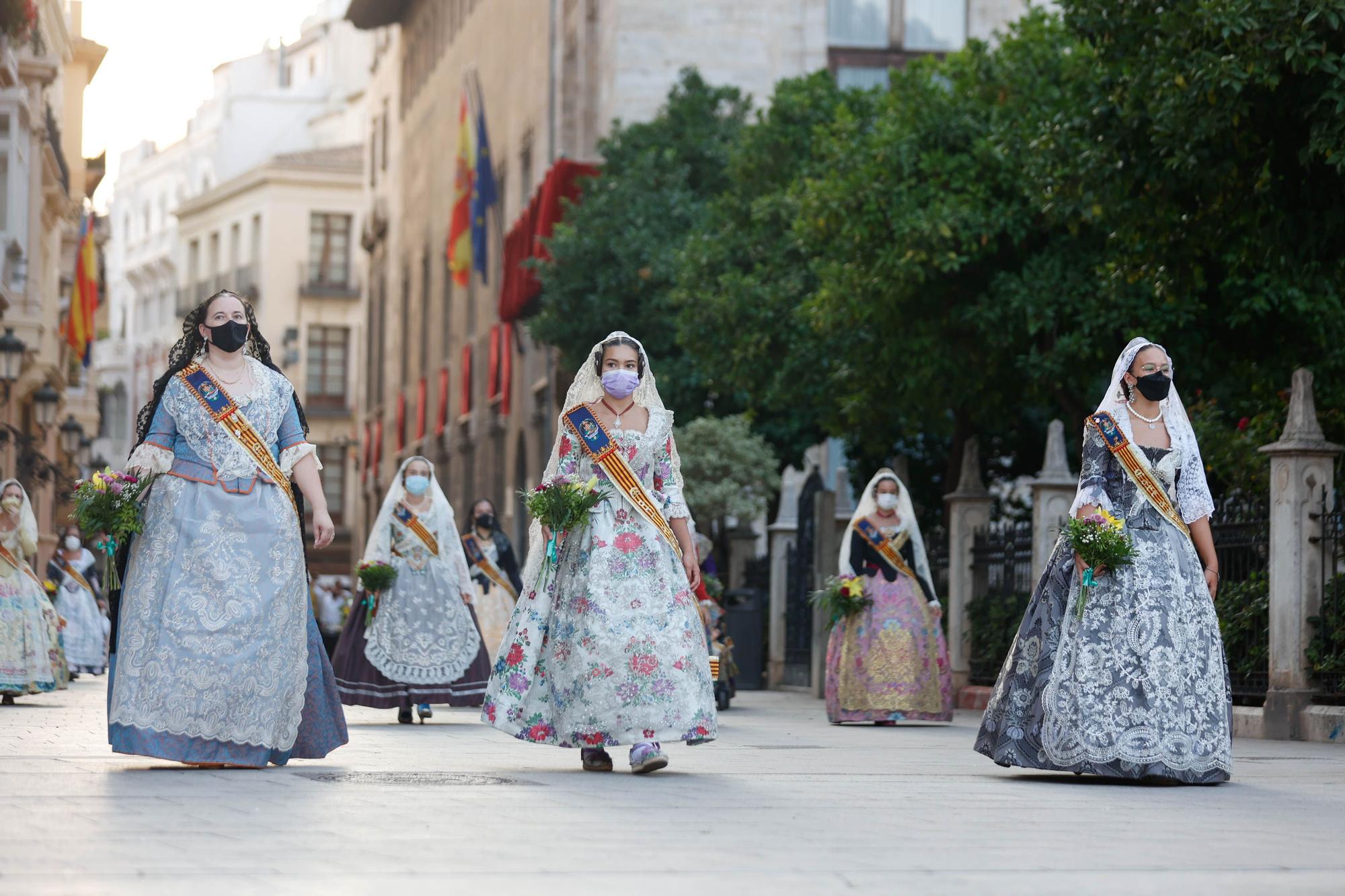 Búscate en el segundo día de Ofrenda por la calle Caballeros (entre las 19.00 y las 20.00 horas)