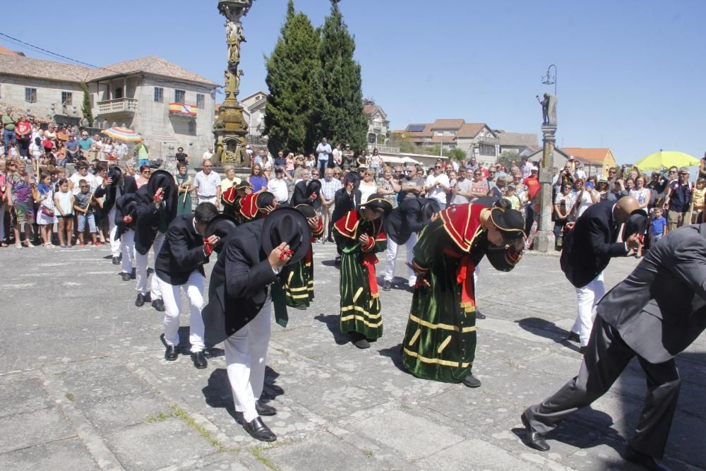 O Hío baila para rendir culto a San Roque