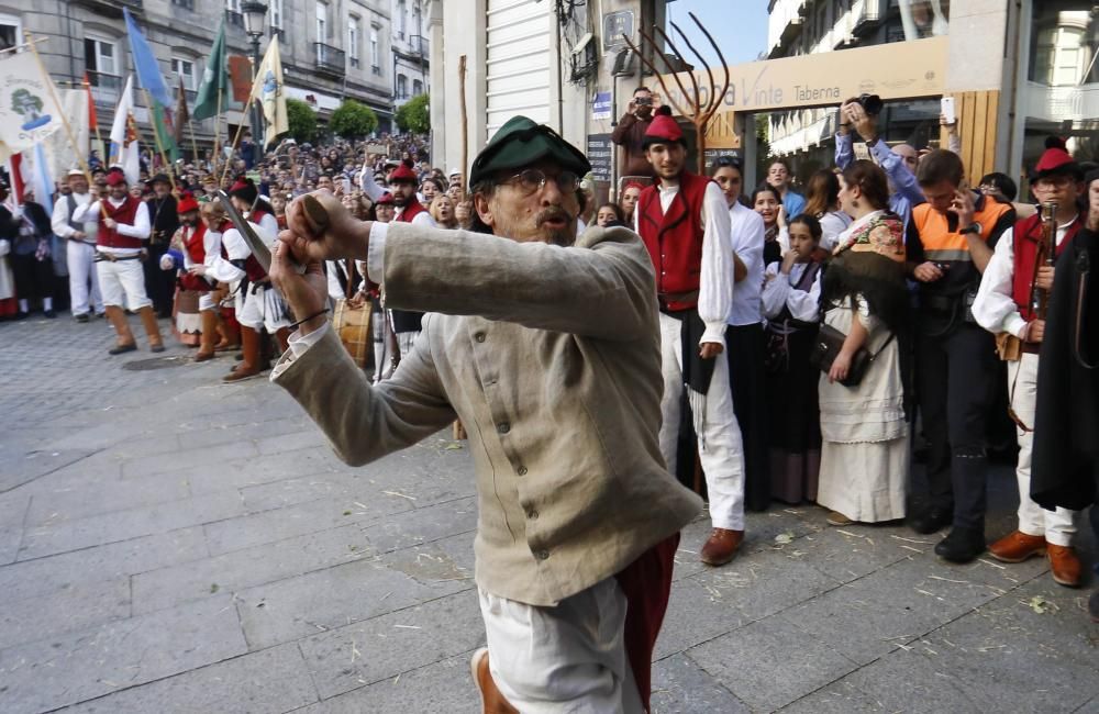 La representación de la Reconquista de Vigo vuelve a abarrotar las calles del Casco Vello de miles de vigueses