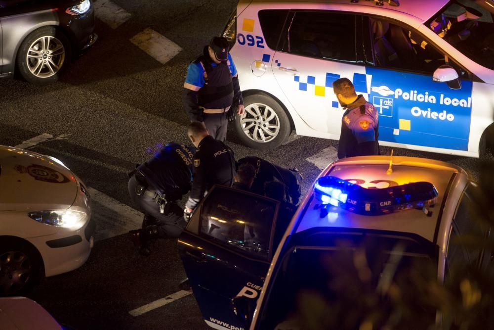 Accidente de tráfico en la rotonda de San Lázaro, en Oviedo