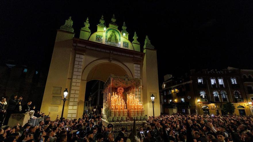 La Semana Santa andaluza se abona al esplendor en sus últimos coletazos
