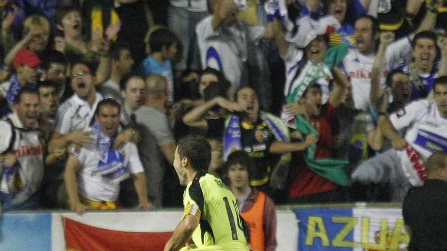 Gabi celebra uno de los goles conseguidos en el Levante-Zaragoza de 2011.