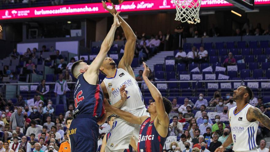 El Real Madrid exhibe músculo ante un Baskonia intermitente