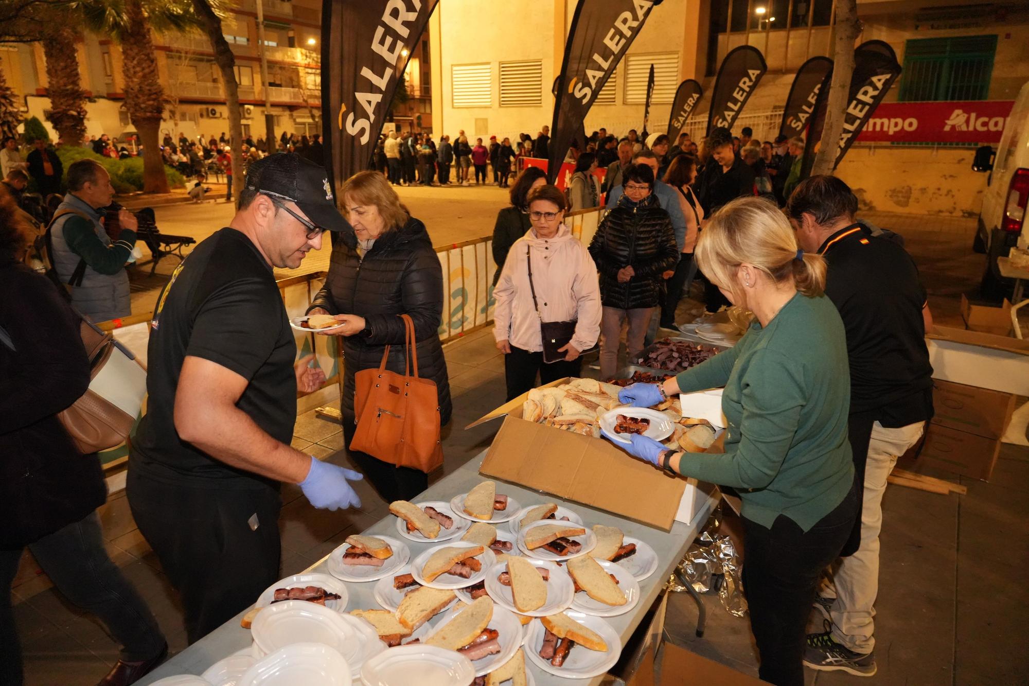 Imágenes de Magdalena: Barbacoa popular para más de 4.000 personas en Castelló