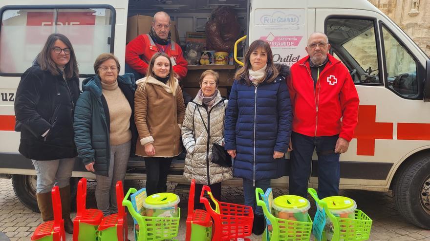 El Ayuntamiento de Biar dona juguetes a los niños del Hogar Provincial y la Cruz Roja