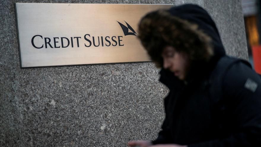 ¿Por qué se ha hundido en bolsa Credit Suisse y qué puede pasar con el banco?