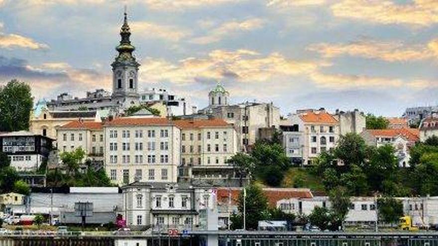 Una imatge de Belgrad presa des del riu Sava