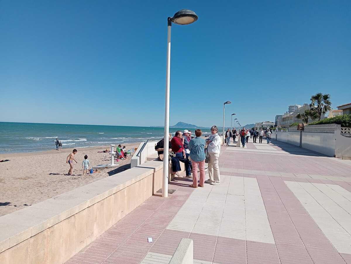 La playa de Daimús, en una imagen del Domingo de Pascua