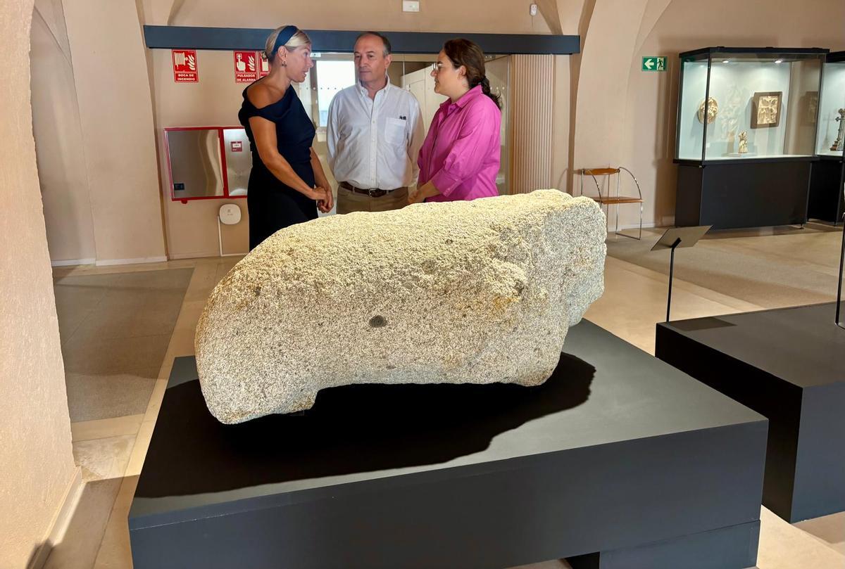 Fotogalería | El Museo de Cáceres incorpora el singular verraco doble hallado en Valdecañas Fotogalería | El Museo de Cáceres incorpora el singular verraco doble hallado en Valdecañas