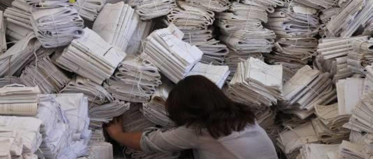 Sentencias acumuladas en la Fiscalía de Benalúa en una foto de archivo.