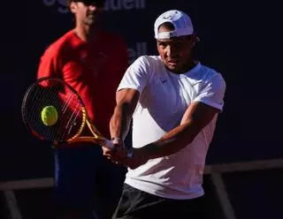 Nadal es prova  per veure si pot jugar a Barcelona