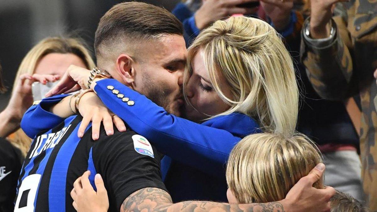 Mauro Icardi se abraza con Wanda Nara y sus hijos