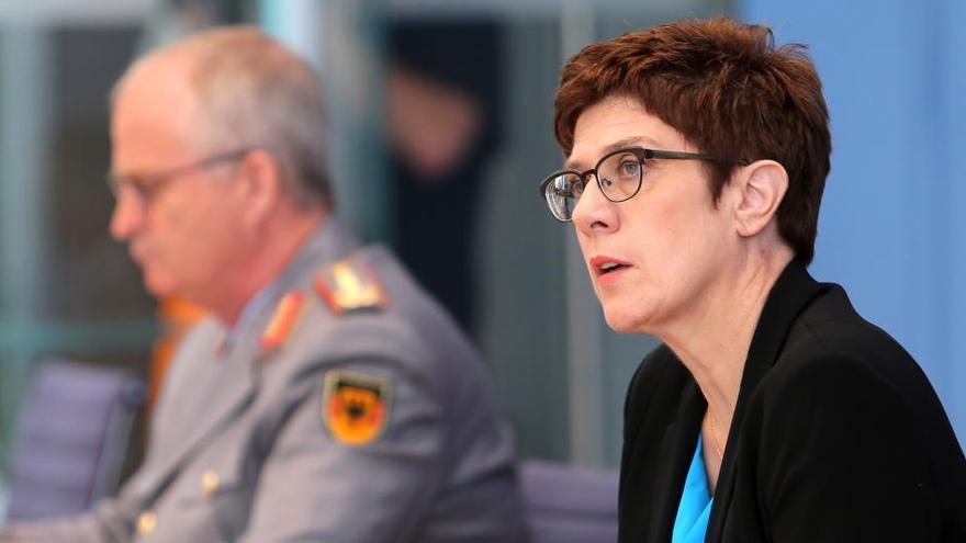 La ministra de defensa alemana, Annegret Kramp-Karrenbauer.