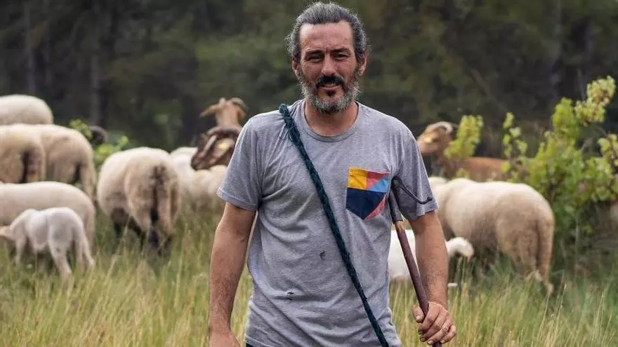 “Me duele dejarlo, pero la montaña ya no es la misma”: habla el último pastor del parque de La Mola