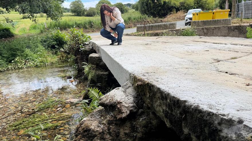 Lalín repara las piedras dañadas en el puente de Pozo do Boi