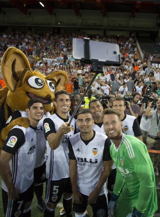 Presentación de los siete fichajes del Valencia CF