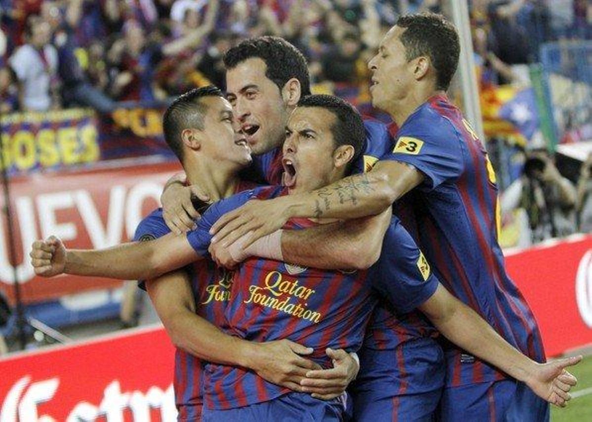 Pedro celebra un dels seus gols amb els companys.