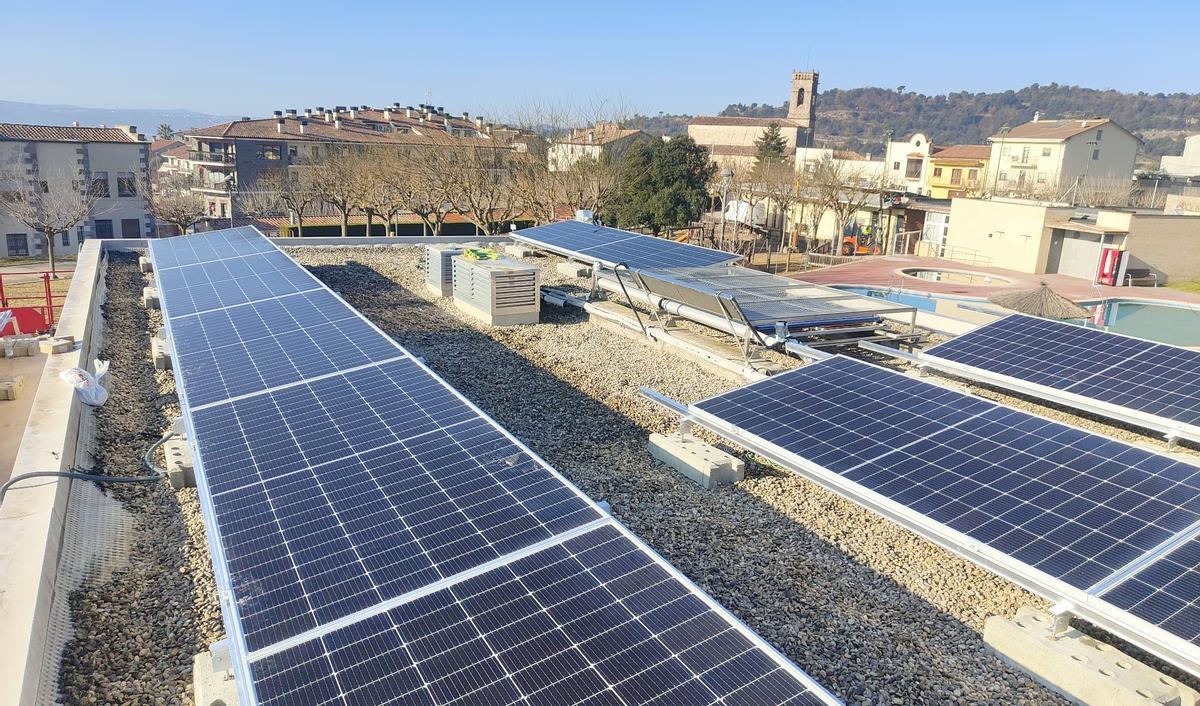 Plaques solars a l'escola bressol municipal, a Olvan
