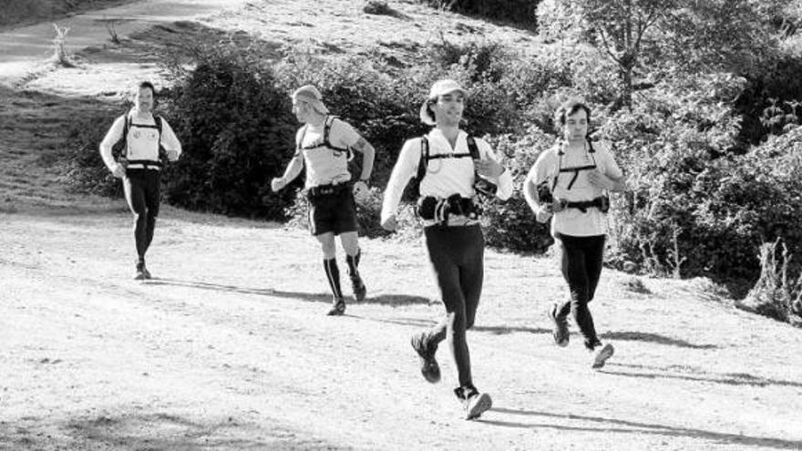 Por la izquierda, Iván Lavandera, Daniel Samalea, Jordi Fernández y Avelino Megido, en la parte final del recorrido.