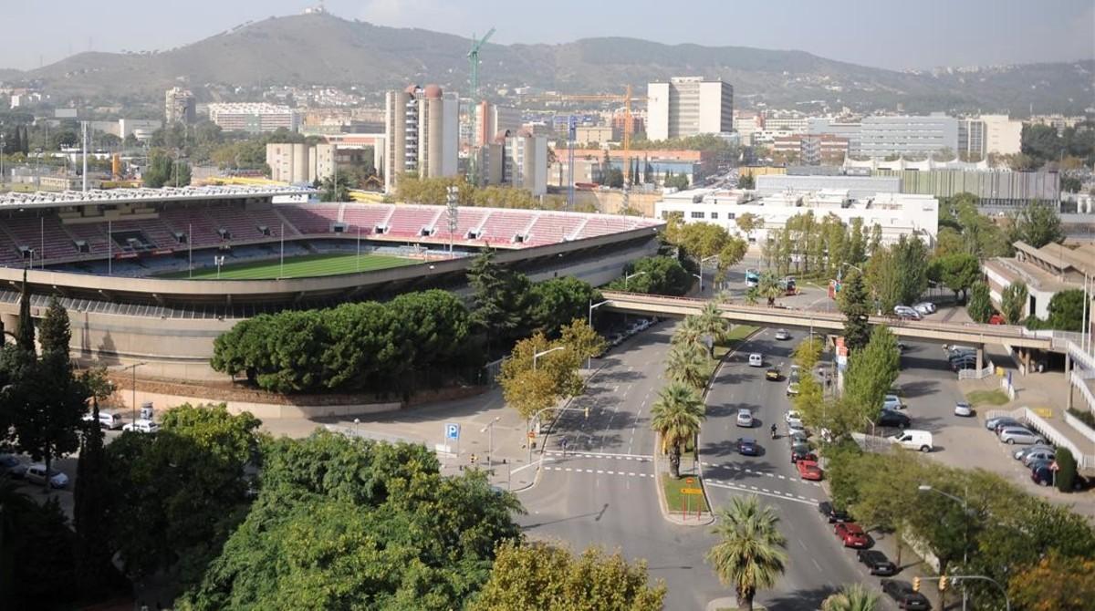 La calle Arístides Maillol, a su paso entre el Miniestadi y el Camp Nou.