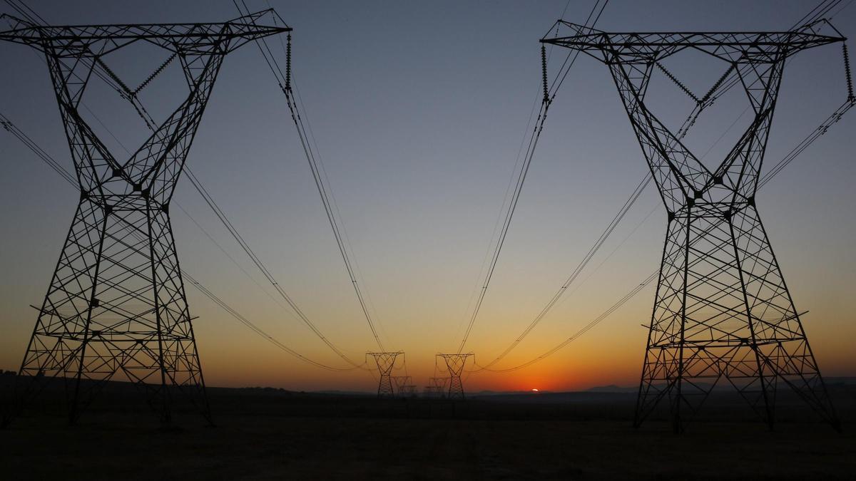 El precio de la luz cae este domingo a 3,03 euros/MWh, su valor más bajo desde junio de 2024.