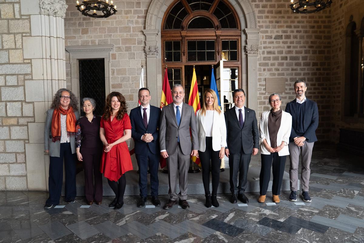 Recepción de Collboni a alcaldes y representantes institucionales de Bruselas, Atenas, Mugla, Toronto y Nueva York