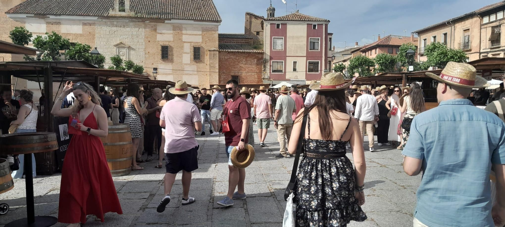 GALERÍA | Gran ambiente en la primera jornada de la Feria del Vino de Toro