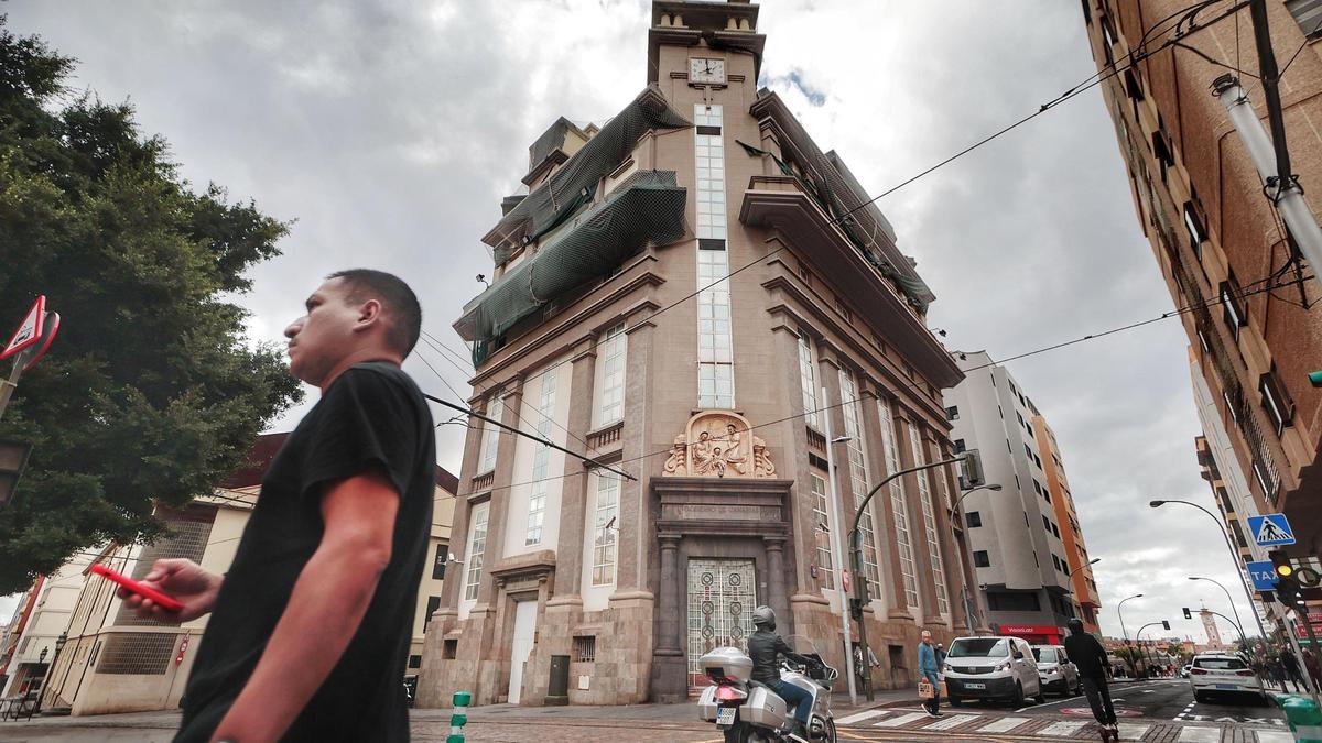 Antiguo edificio de Hacienda, situado en la plaza de Santo Domingo, en Santa Cruz de Tenerife.