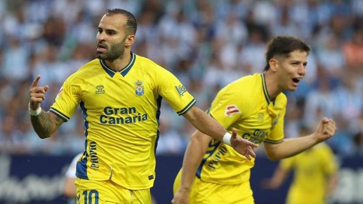 La UD Las Palmas se inmola por los cambios de Luis García (otra vez) y adiós al ascenso