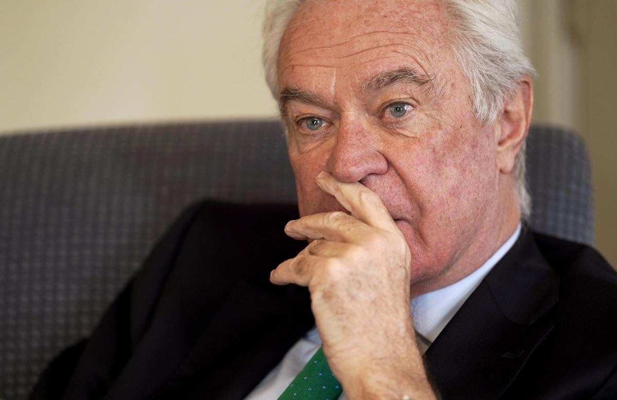 Charles Powell, historiador.