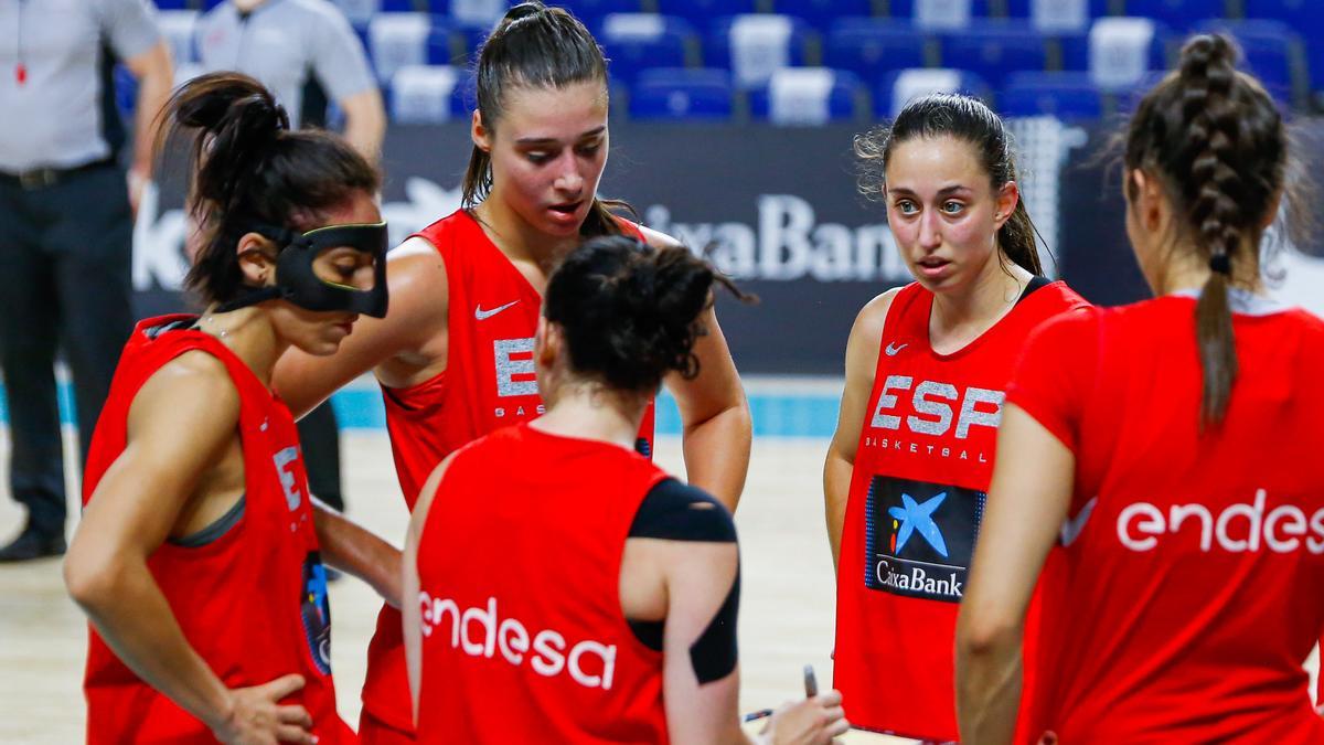 Raquel Carrera, durante un encuentro con España.