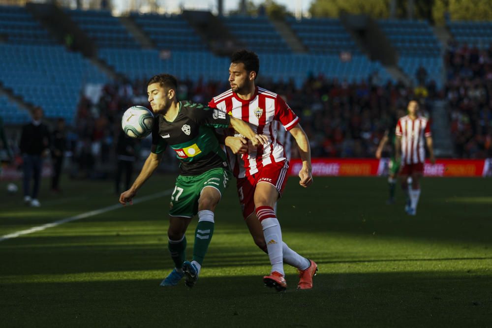 Los franjiverdes vencen 0-2 con goles de Fidel y Pere Milla