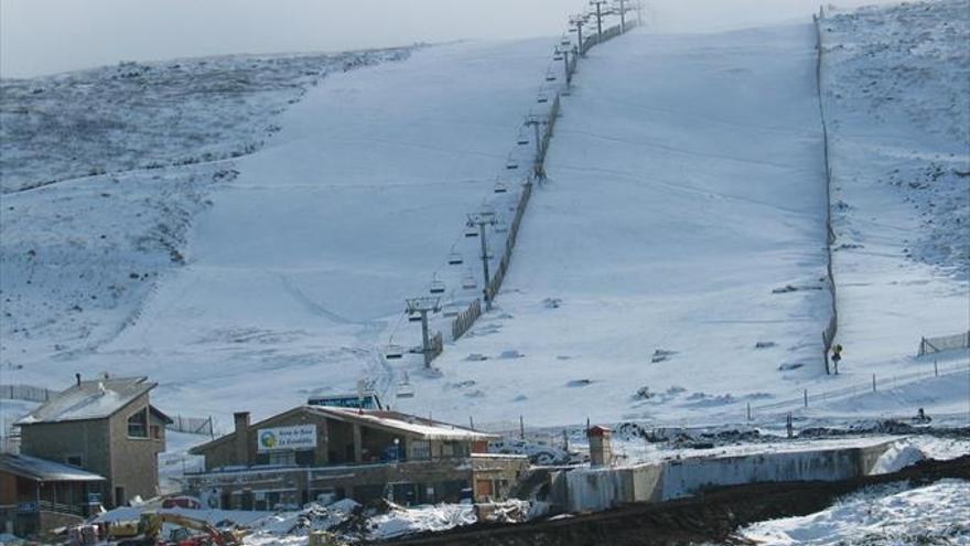 La Diputación de Cáceres reanuda el programa de esquí para escolares