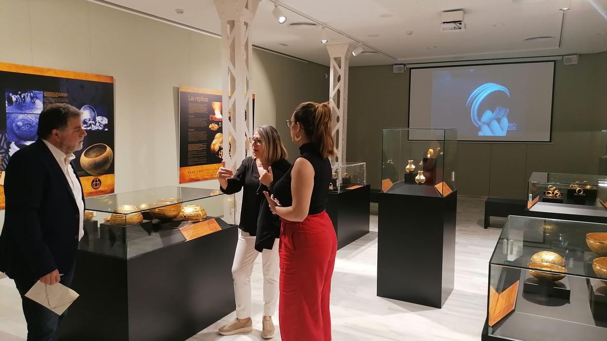 La apertura de la primera exposición en el nuevo Museo de Villena.